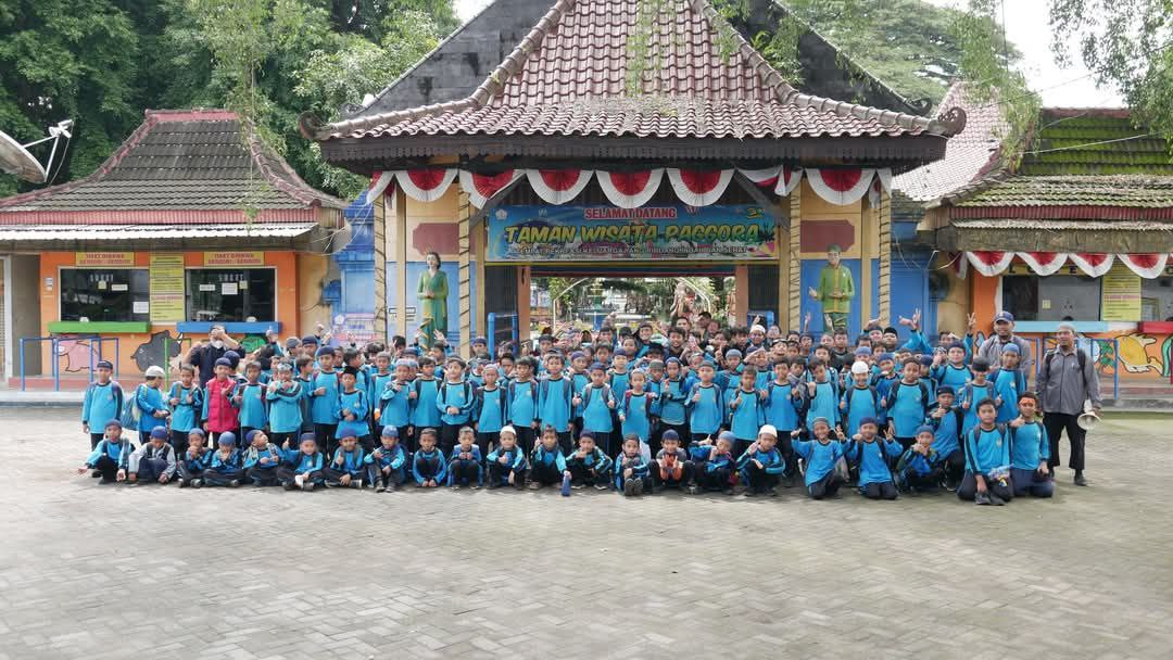 Kegiatan Outing Class Siswa-Siswi SDI Plus Imam Muslim Kota Kediri