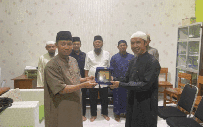 “Antara Mukmin dan Dunia” Bersama Ustadz Ammi Nur Baits